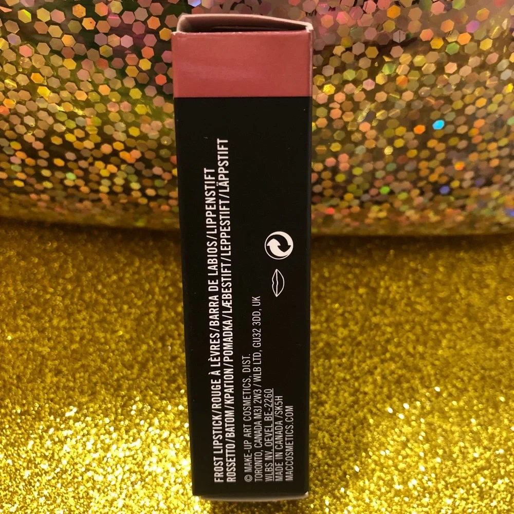 BNIB! MAC Frost Lipstick 💄 in ANGEL 302